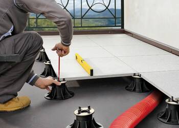 Terče pod venkovní dlažbu: chytré řešení pro terasu, balkon i zahradu