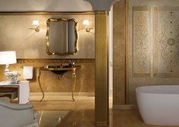 Slaďte vaši koupelnu se šaty Versace. Pomohou vám obklady a dlažby