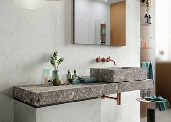„V designu koupelnového obkladu můžete mít také umyvadlo, nábytek či sprchový kout,“ říká Alessandro Bianchi z keramičky Mirage