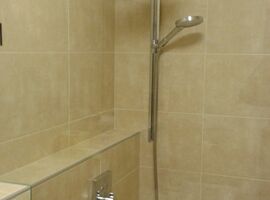 Obklady Discover realizace koupelny - položení do sprchového koutu | Fotogalerie Obklady imitace kamene - realizace