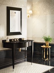 Luxusní koupelna s obkladem a dlažbou Marble
