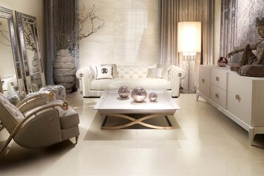 Luxusní obývací pokoj s obkladem a dlažbou Tanduk a obkladem Giaguaro Mask