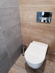 Toaleta v kombinaci dřeva FOREST a betonu/kovu METALLICA