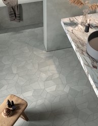 Šedá koupelna v imitaci cementové stěrky Clay Delight