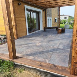 Terasa s 2cm dlažbou v imitaci kovu Corten Graphite