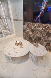 Luxusní interiér s obklady a dlažbou Roberto Cavalli - inspirace z veletrhu Cersaie 2023