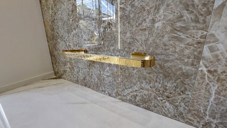 Luxusní keramické obklady Versace - inspirace z veletrhu Cersaie 2023