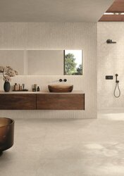 Dlažba v koupelně v imitaci kamene Eterea