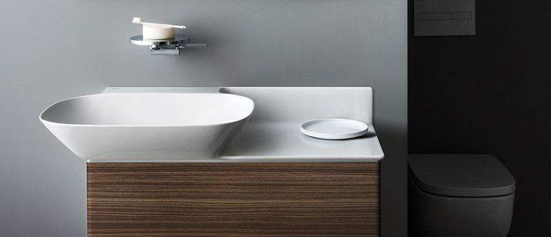 Designové umyvadlo z koupelnové kolekce Ino.