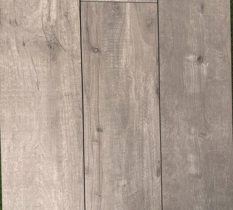 2cm dlažba na terasu imitace dřeva Tiber Wood Grigio 30x120x2 cm 1. jakost