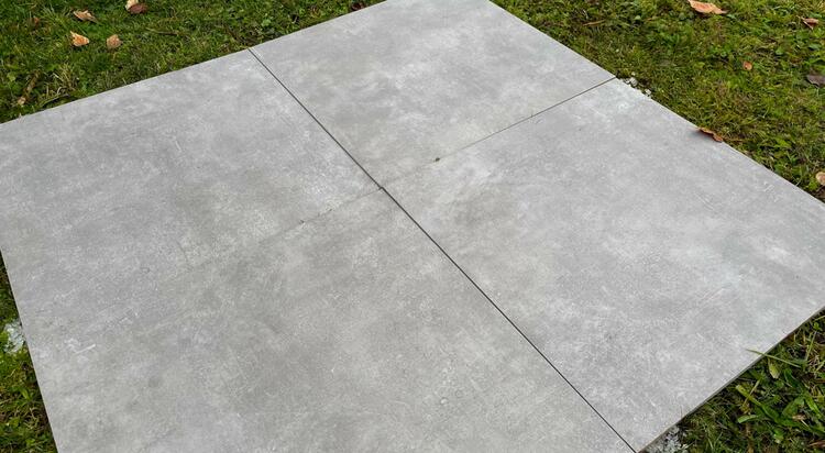 2cm dlažba na terasu imitace betonu Cement Grey 60x60x2 cm 1. jakost