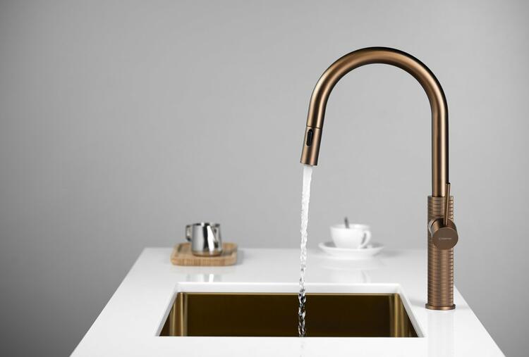 FLAWO stojánková dřezová baterie s výsuvnou sprškou, měď mat