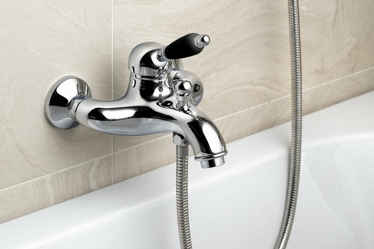 KIRKÉ BLACK nástěnná vanová baterie, černá páčka, chrom