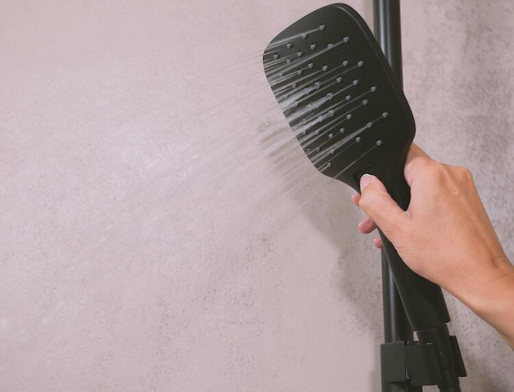 FL 091.20BLM Sprchový sloup s termostatickou baterií, posuvný, se sprchovým setem, černá matná