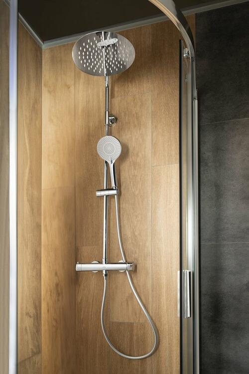 ICONIC sprchový sloup s pákovou baterií, chrom