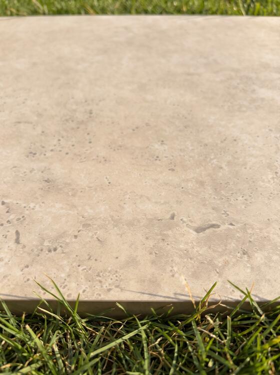 2cm dlažba na terasu imitace kamene Beige Travertine 60x60x2 cm 1. jakost