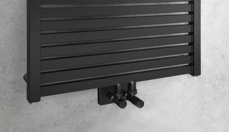 TONDI otopné těleso rovné 600x1690 mm, středové připojení, černá mat