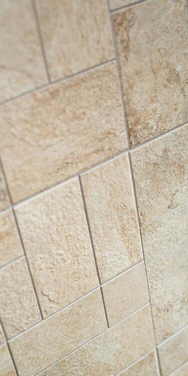 RAKO Como dlaždice slinutá hnědočerná 30x30 cm