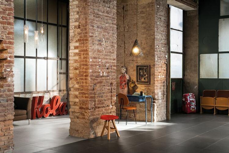 RAKO Linka dlaždice slinutá hnědočerná 20x20 cm