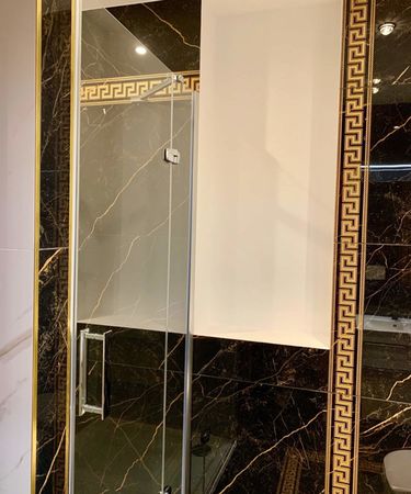 Zákazník má ve své koupelně luxusní dlažbu Marble. | Inspirujte se realizacemi luxusních koupelen našich zákazníků