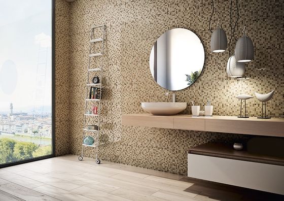 Mozaiku je možné kombinovat s jakýmkoliv rozměrem obkladu na stěně či dlažby na podlaze koupelny. | Proč do koupelny použít i mozaiku?