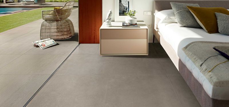 Ložnice s luxusní velkoformátovou dlažbou Valentino Urban v minimalistickém a elegantním duchu | Moderní design