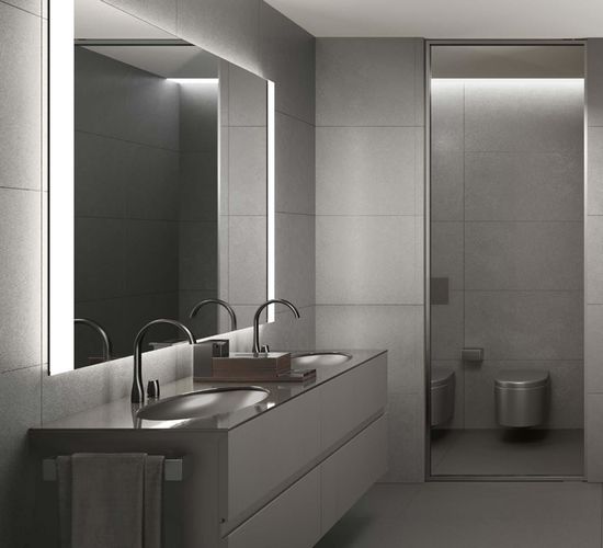 Šedá koupelna a velkoformátové luxusní obklady a dlažba Armani | Velký formát obkladů a dlažby Armani dodává interiéru luxusní atmosféru a jednolitost