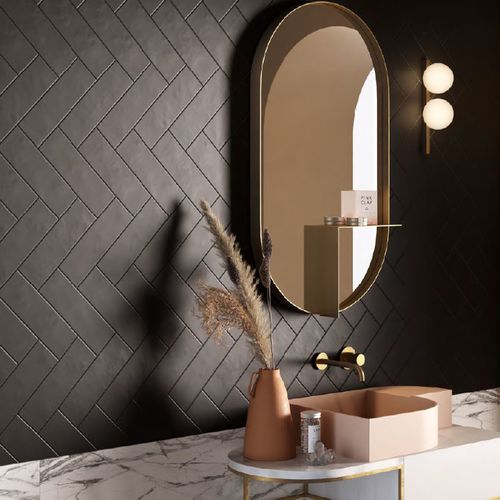 Černé matné kachličky Vibes na stěně koupelny | Kachličky do koupelny Vibes – to je dokonalá kombinace moderny i retra