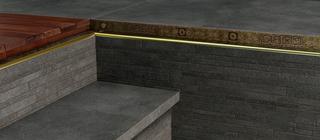 Obklad Greek se zlatým dekorem beton černá schodiště