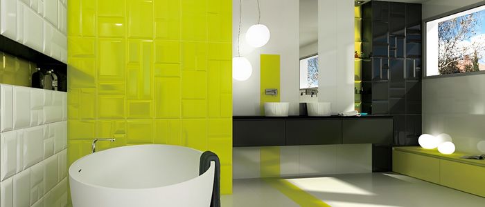 Krásné syté barvy obkladů v koupelně žlutá koupelna
