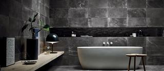 Luxusní koupelna v imitaci černého kamene