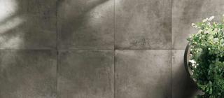 Šedá dlažba podlaha imitace betonu Officine