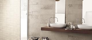 Obklad a dlažba Glance imitace betonu béžová barva v koupelně