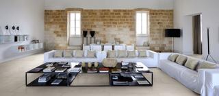 Dlažba Glance imitace betonu béžová barva obývací pokoj