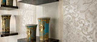 Obklad a dekorace Versace Emote vzhled mramoru krémová barva v obývacím pokoji