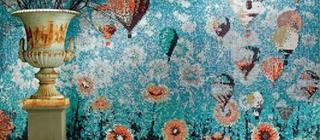 Barevné obrazy na stěně z mozaiky Sicis Ipix