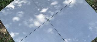 Šedá exteriérová dlažba v designu betonu 60x60 cm - reálné foto ve stínu