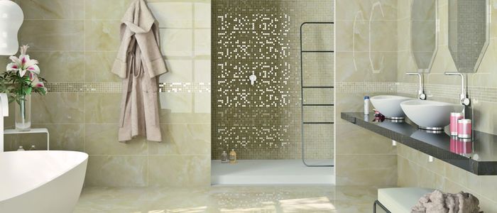 Koupelna se stylovými velkoformátovými obklady a dlažbou Attica